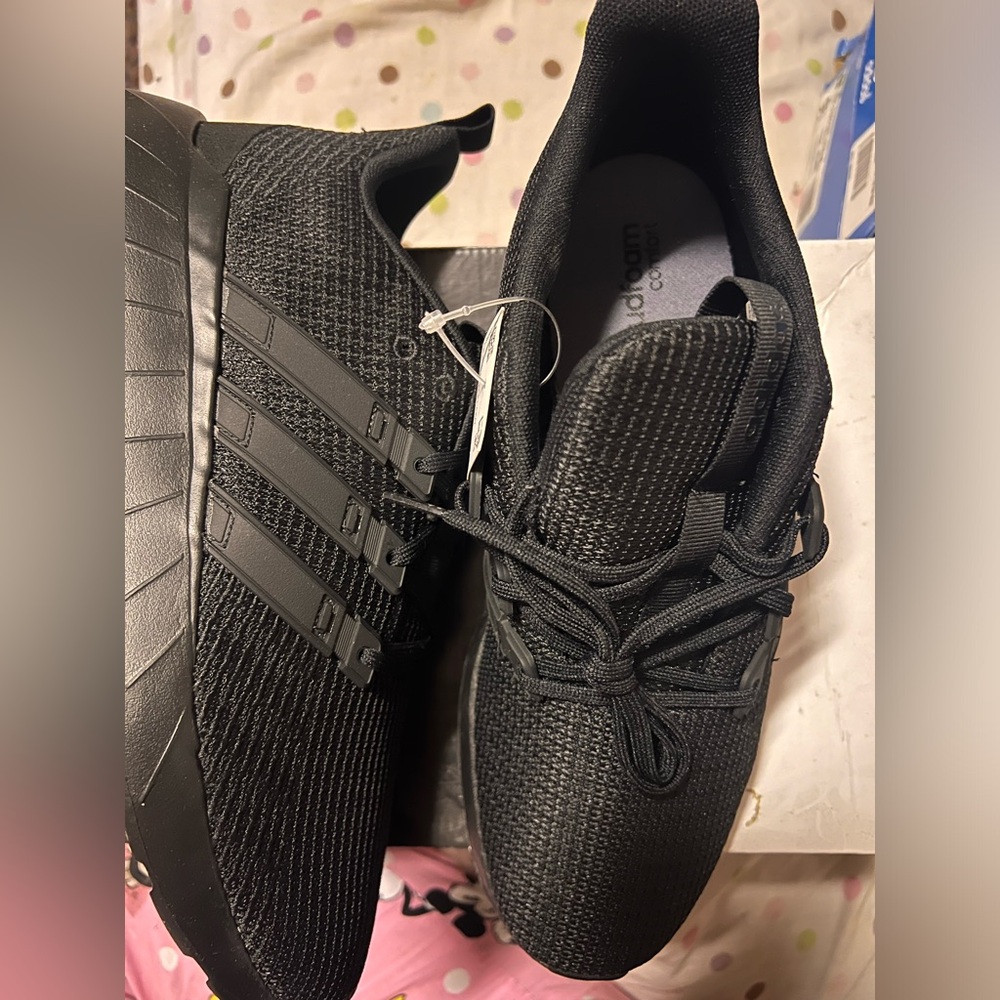 Addidas Questar Flow size 8.5 men’s